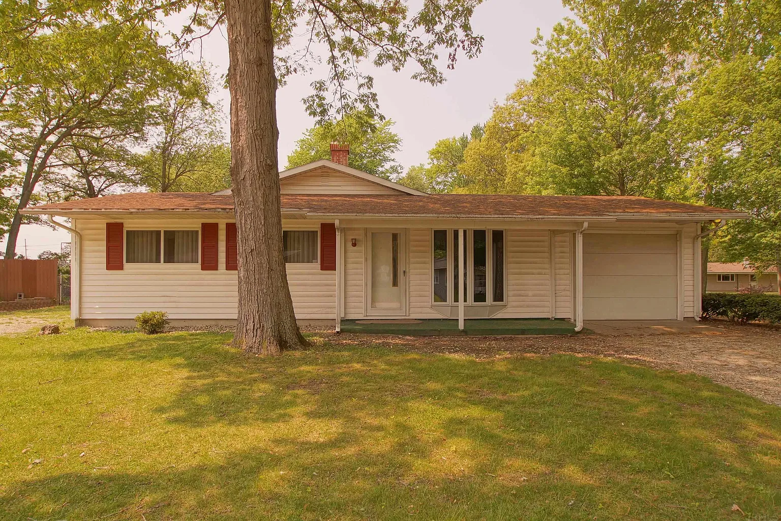 1809 Robin Dr photo 1