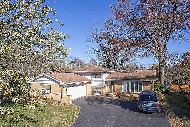 14501 Ridge Ave photo 1