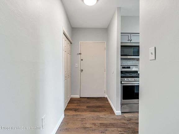 2nd image of 1711 Summit Pointe