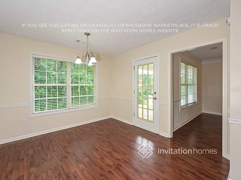 555 Wellington Ln — Photo 5