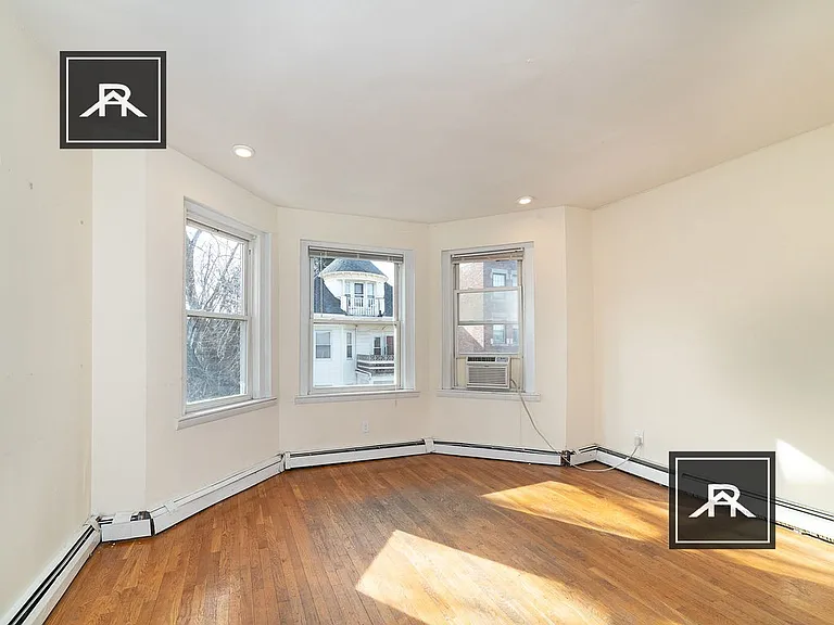 23 Chester St #4 — Photo 4