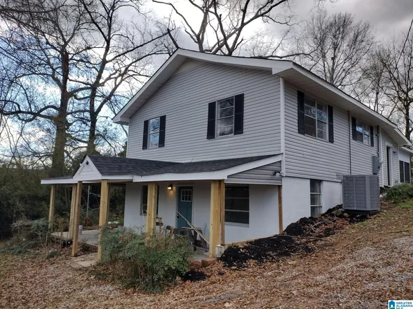 1076 6th St NE, Graysville, AL 35073