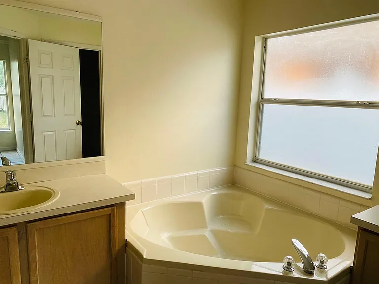 10918 Rushwood Way — Photo 11
