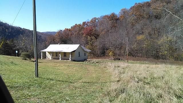 2nd image of 2642 Loafers Rest Rd