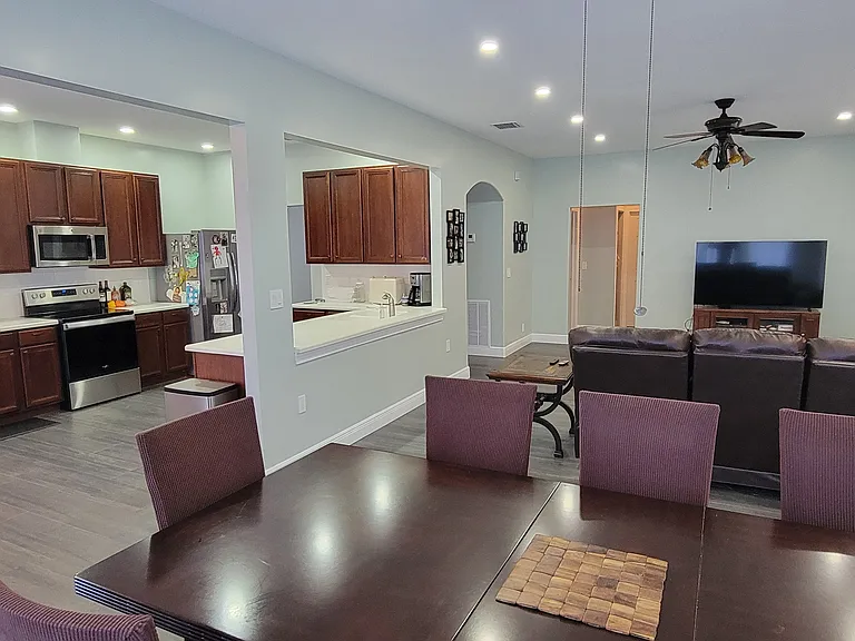 2077 SW Panther Trce — Photo 5