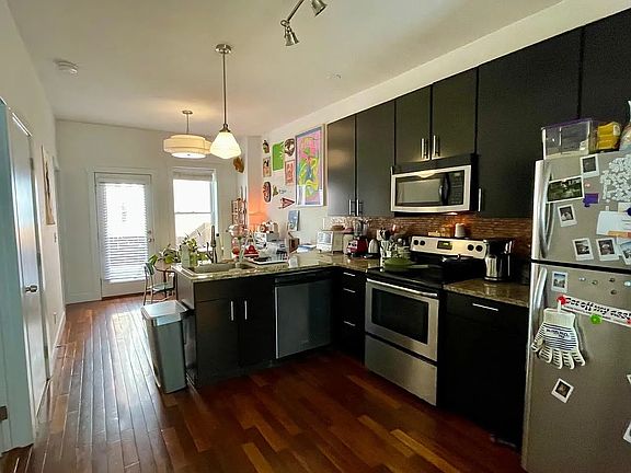4th image of 1015 30th St