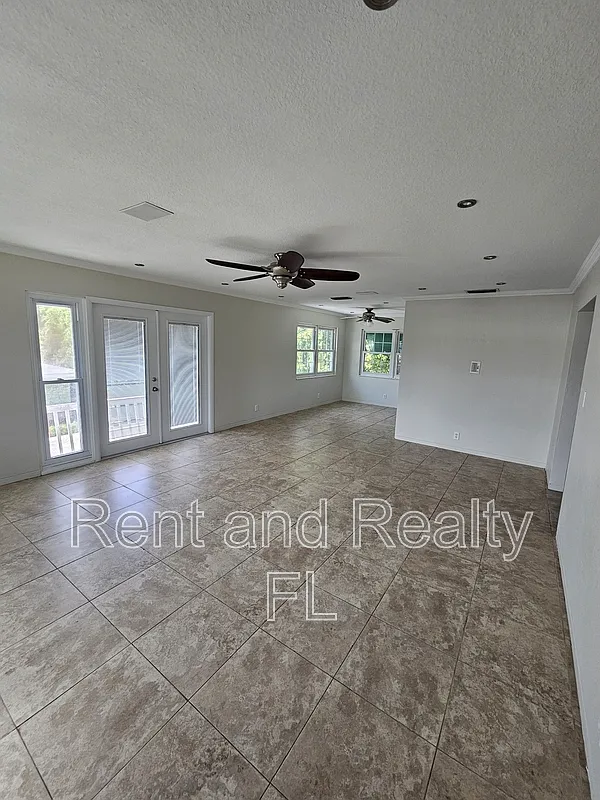 2 bed, 1.0 bath, $1,750 — Photo 2