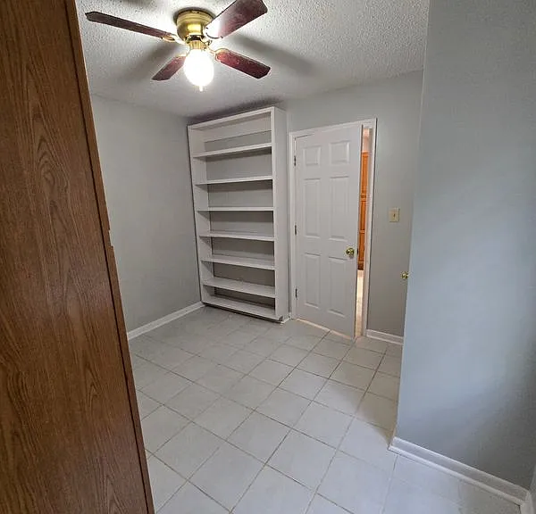 270 Rowell Rd W — Photo 8