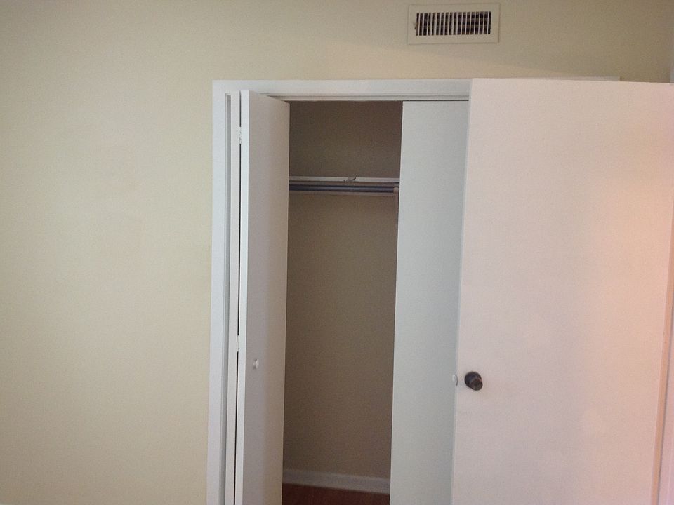 1st image of 3305 Garden Dr APT 7