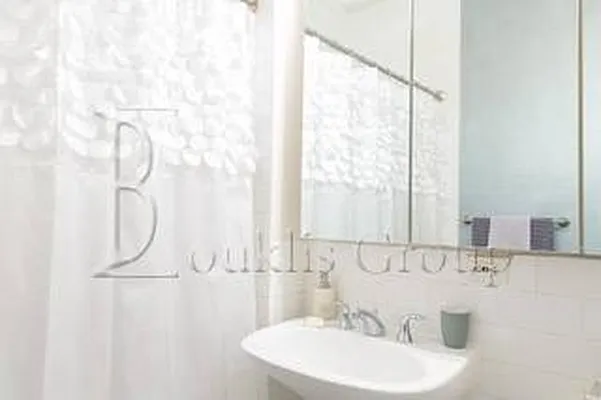 Rented by Bouklis Group | media 31