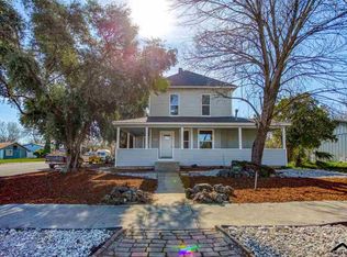 801 Walnut St, Corning, CA 96021