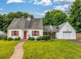 18 Grove St, Manchester, CT 06042