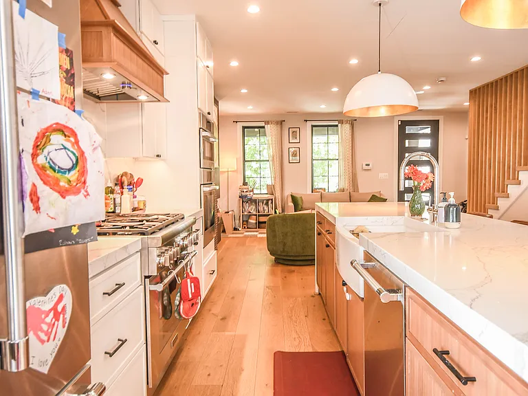 1368 Randolph St NW — Photo 8