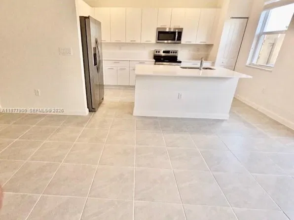 12517 NW 23rd Pl, Miami, FL 33167