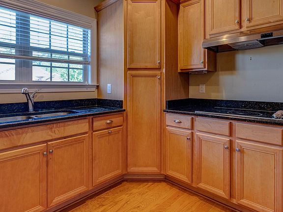 4th image of 1121 Lillibridge Dr
