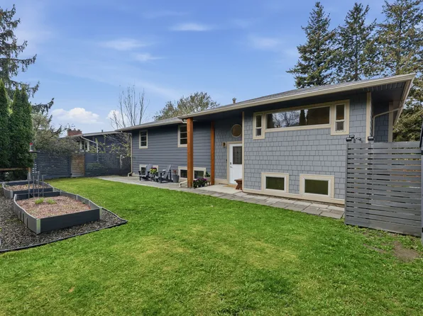 1729 Gillard Dr, Kelowna, BC V1Y 4K2
