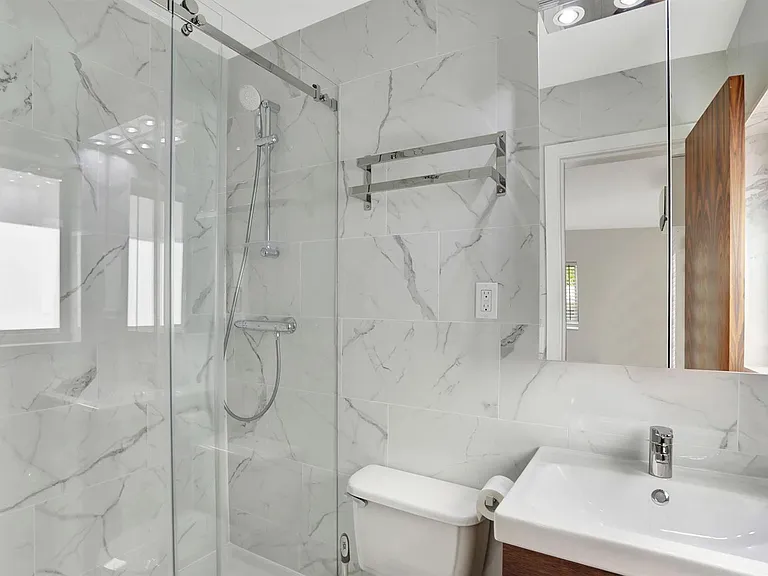 1000 SW 30th St #1 — Photo 12