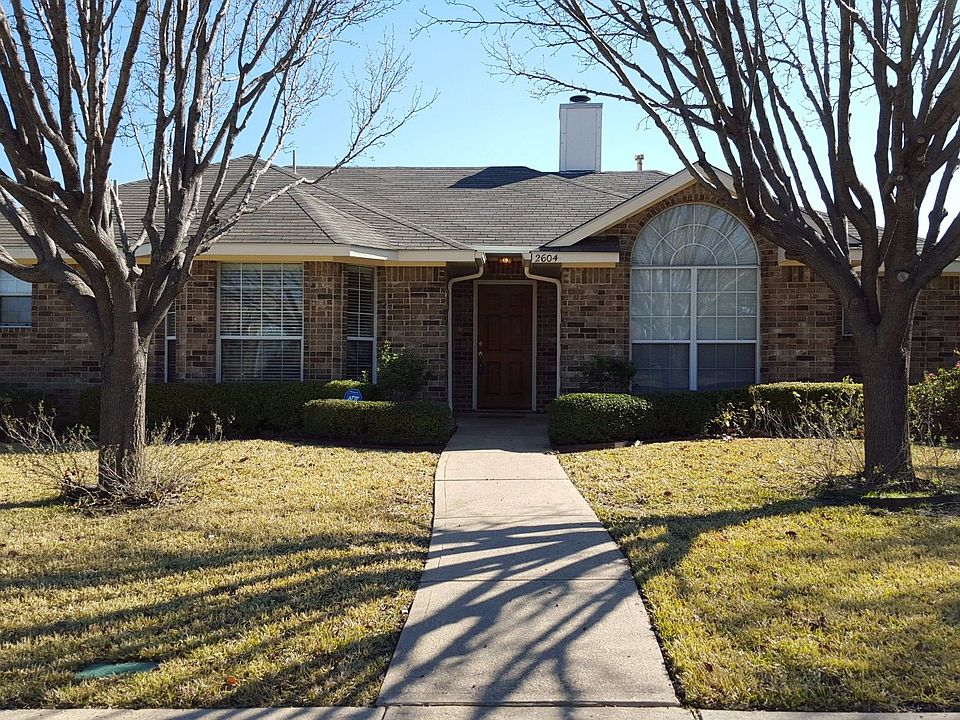 1st image of 2604 Boardwalk Dr