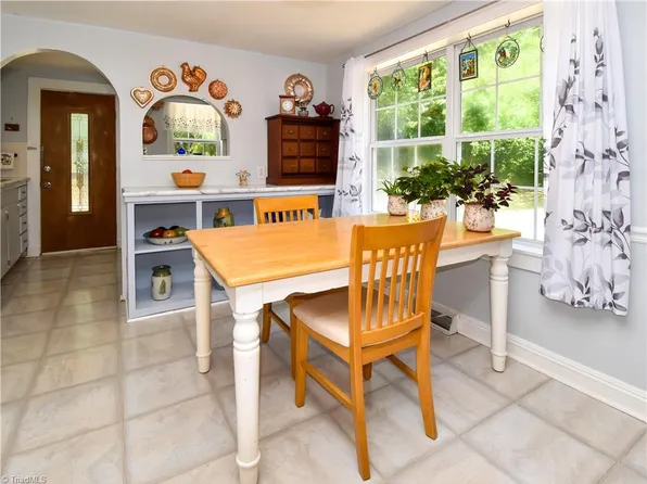 681 Sanford Ave, Mocksville, NC 27028