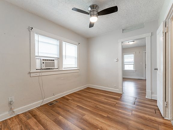 5th image of 1942 Houston St