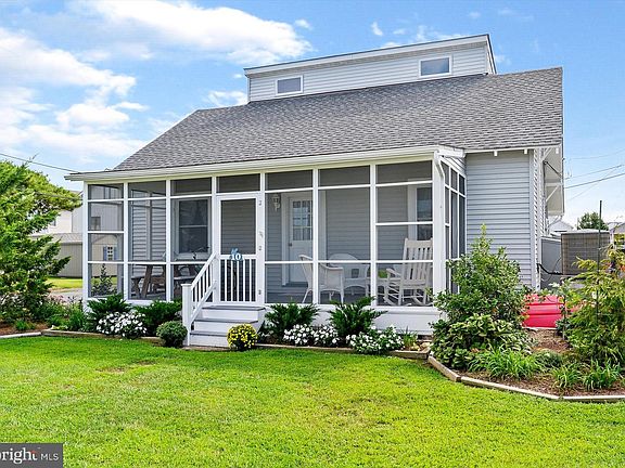 2nd image of 10 W South Carolina Ave