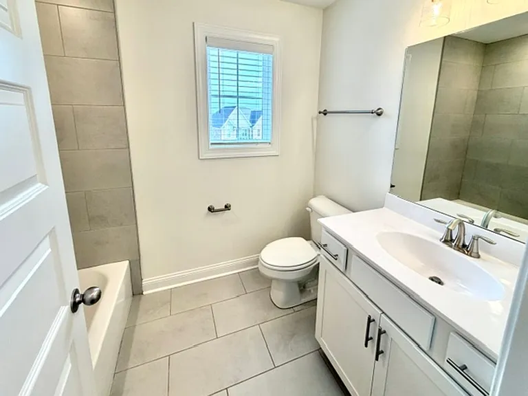 5298 Aylesbury Ln — Photo 11