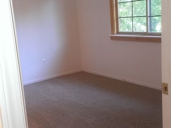 4th image of 10 Parkplace W