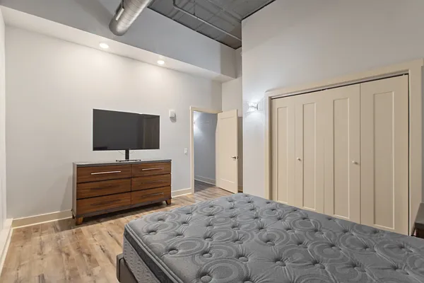 321 S Salina St #203 — Photo 11