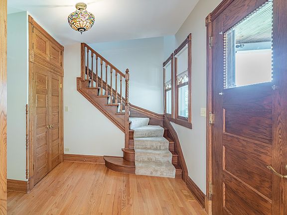 5th image of 9524 S Longwood Dr