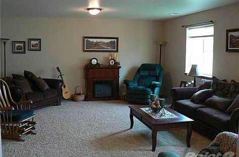 5th image of 1209 Peony Dr