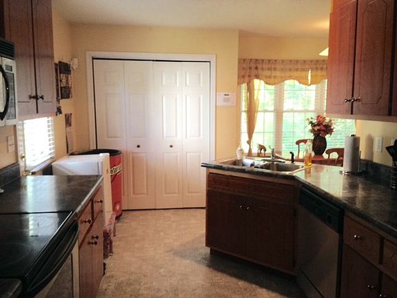 5th image of 1807 Bellows Dr