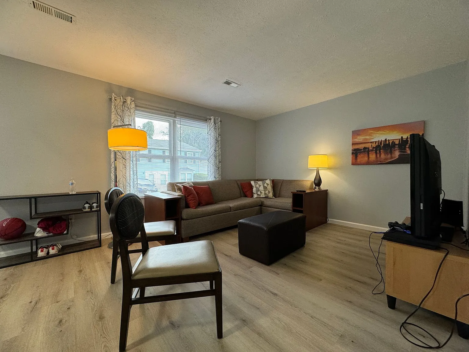 Individual Leases In Remodeled Clover Valley Townhome — Photo 3