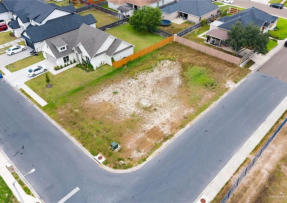 1st image of 506 Country Club Dr