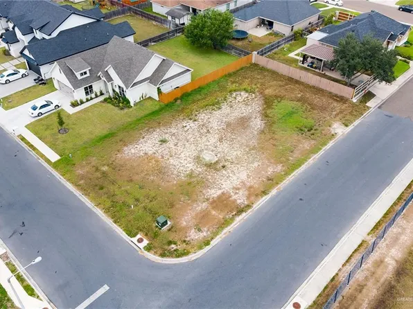 506 Country Club Dr, Alamo, TX 78516