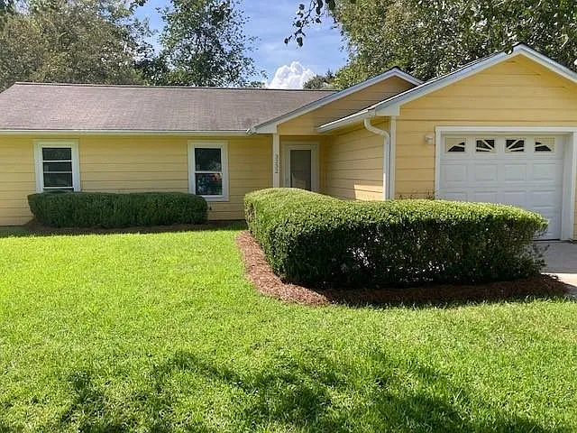 3232 Riddle Dr — Photo 2