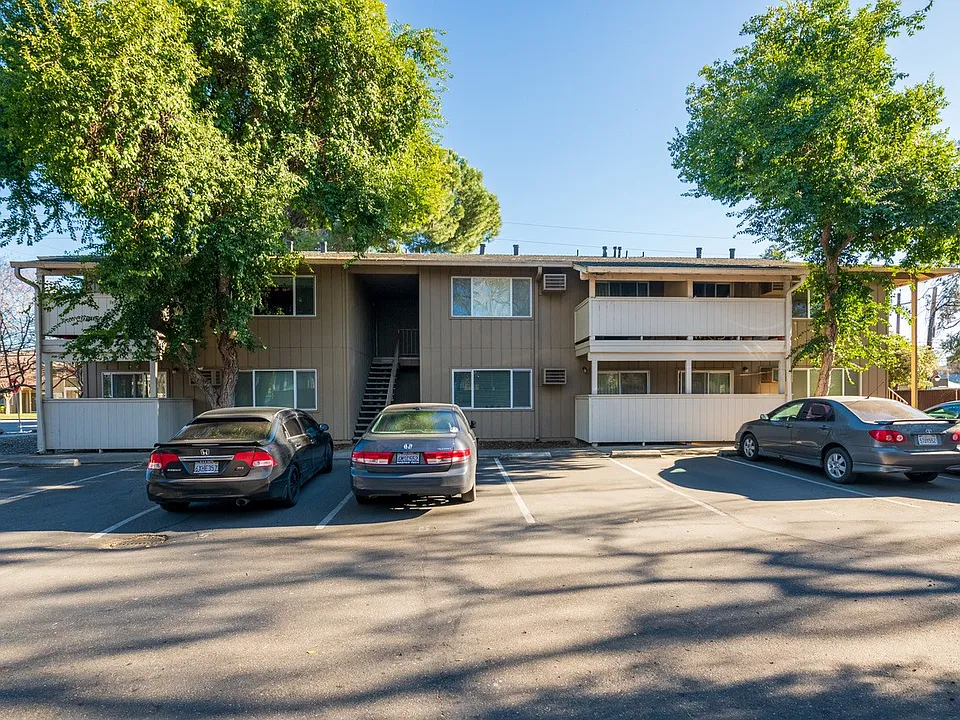 444 Ash St #4