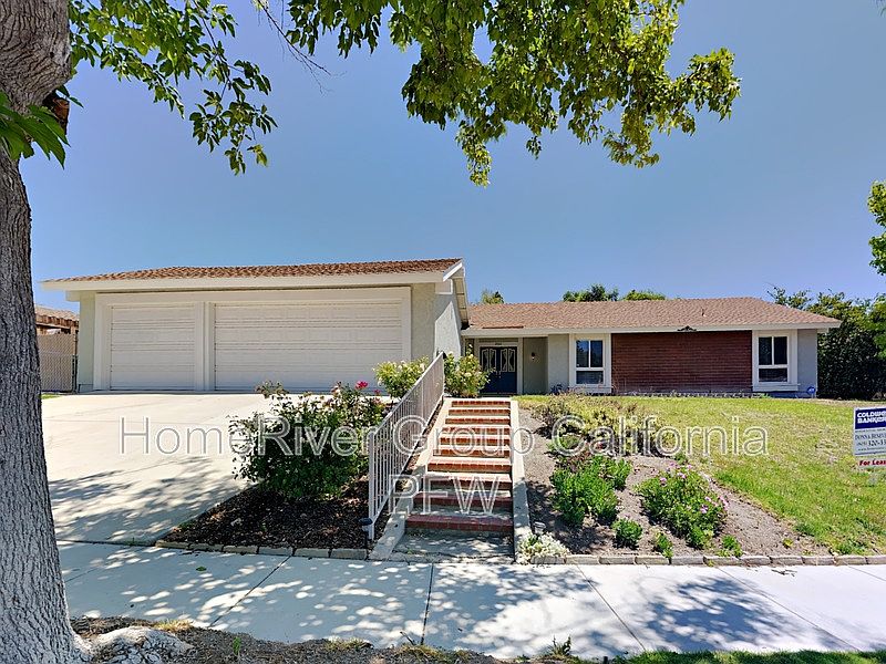1st image of 2862 Hillman St