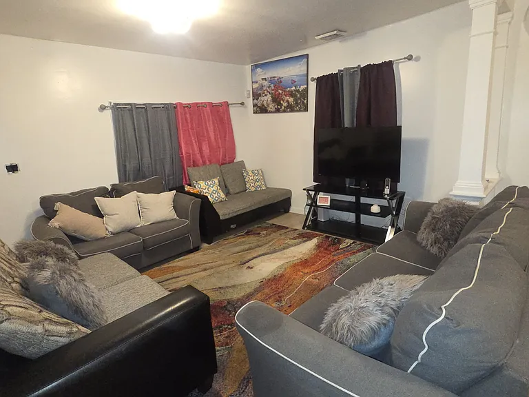 800 York Ave — Photo 11