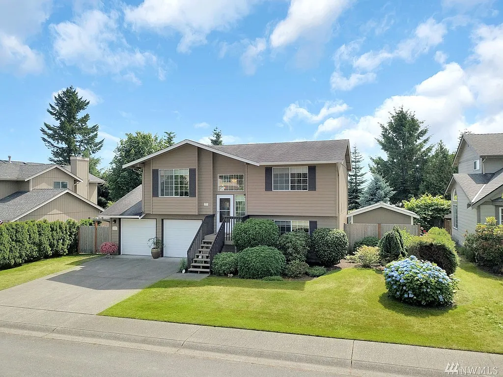 32513 Newcastle Dr photo 1