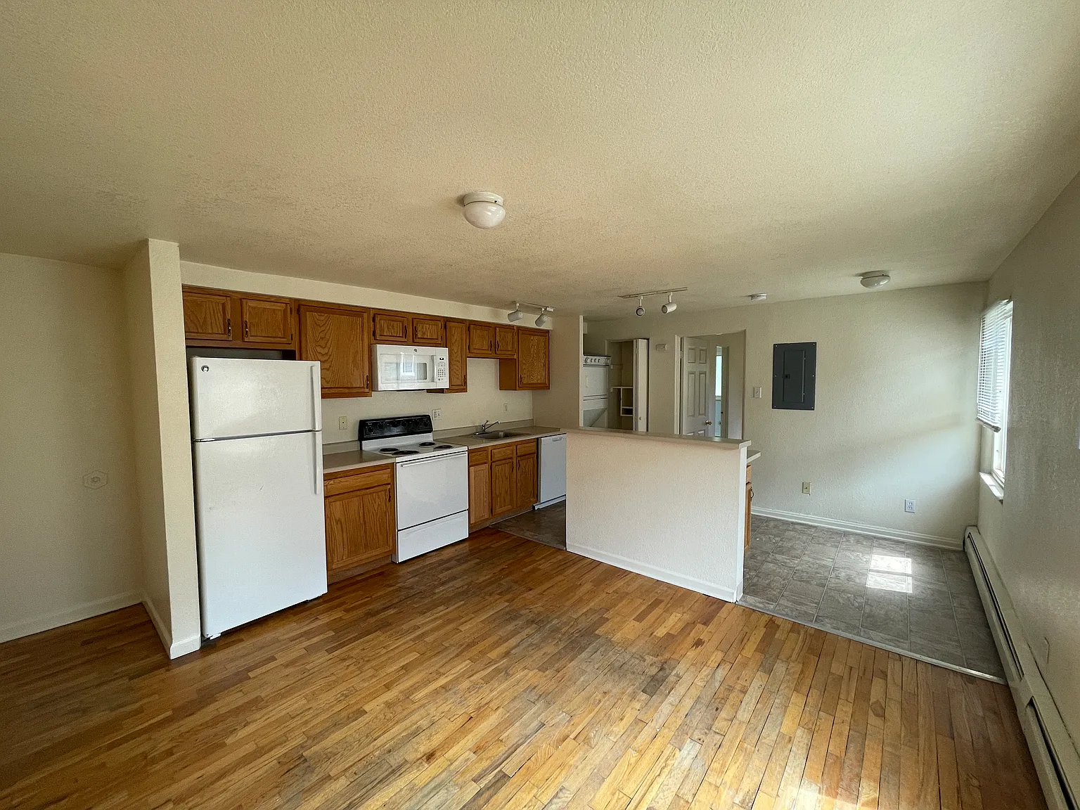 1 bed, 610 sqft, $1,450 — Photo 2