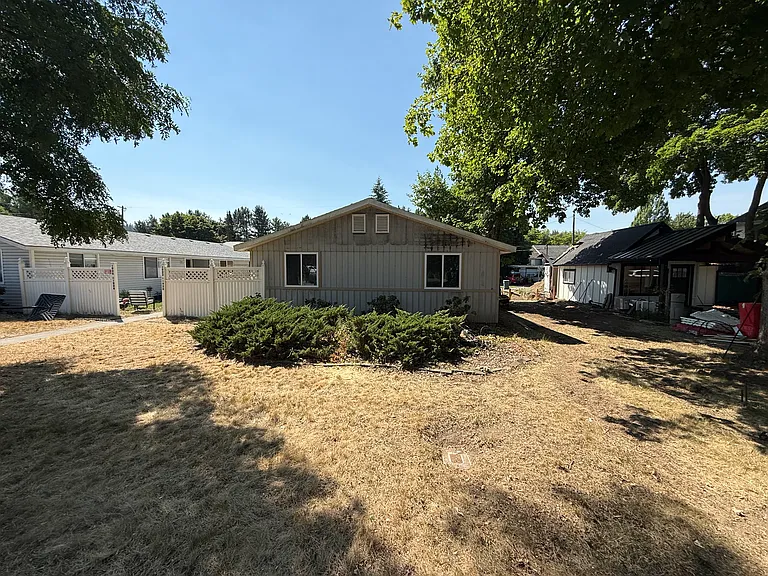 1920 E Front Ave — Photo 32