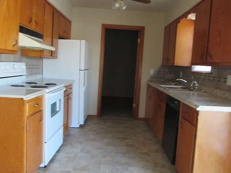 2405 NW 42nd St — Photo 4