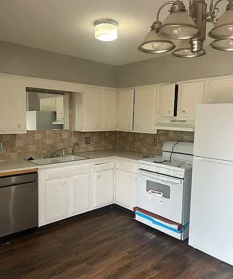 5854 Christie Ave SE — Photo 3