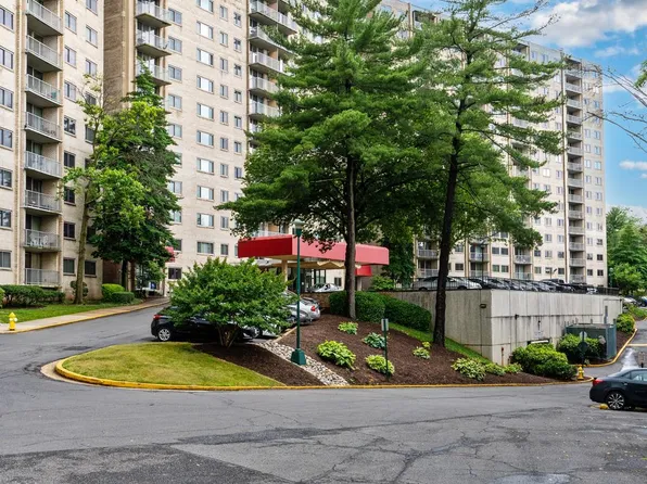 2500 N Van Dorn St APT 518, Alexandria, VA 22302