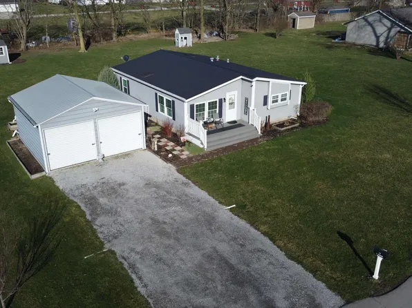 509 N Broadway St, Mentone, IN 46539