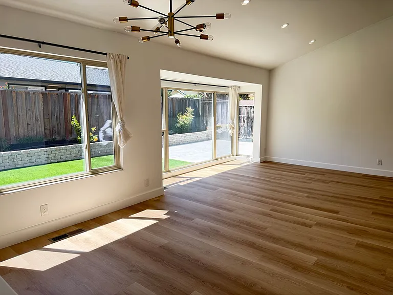 9887 Broadmoor Dr — Photo 8