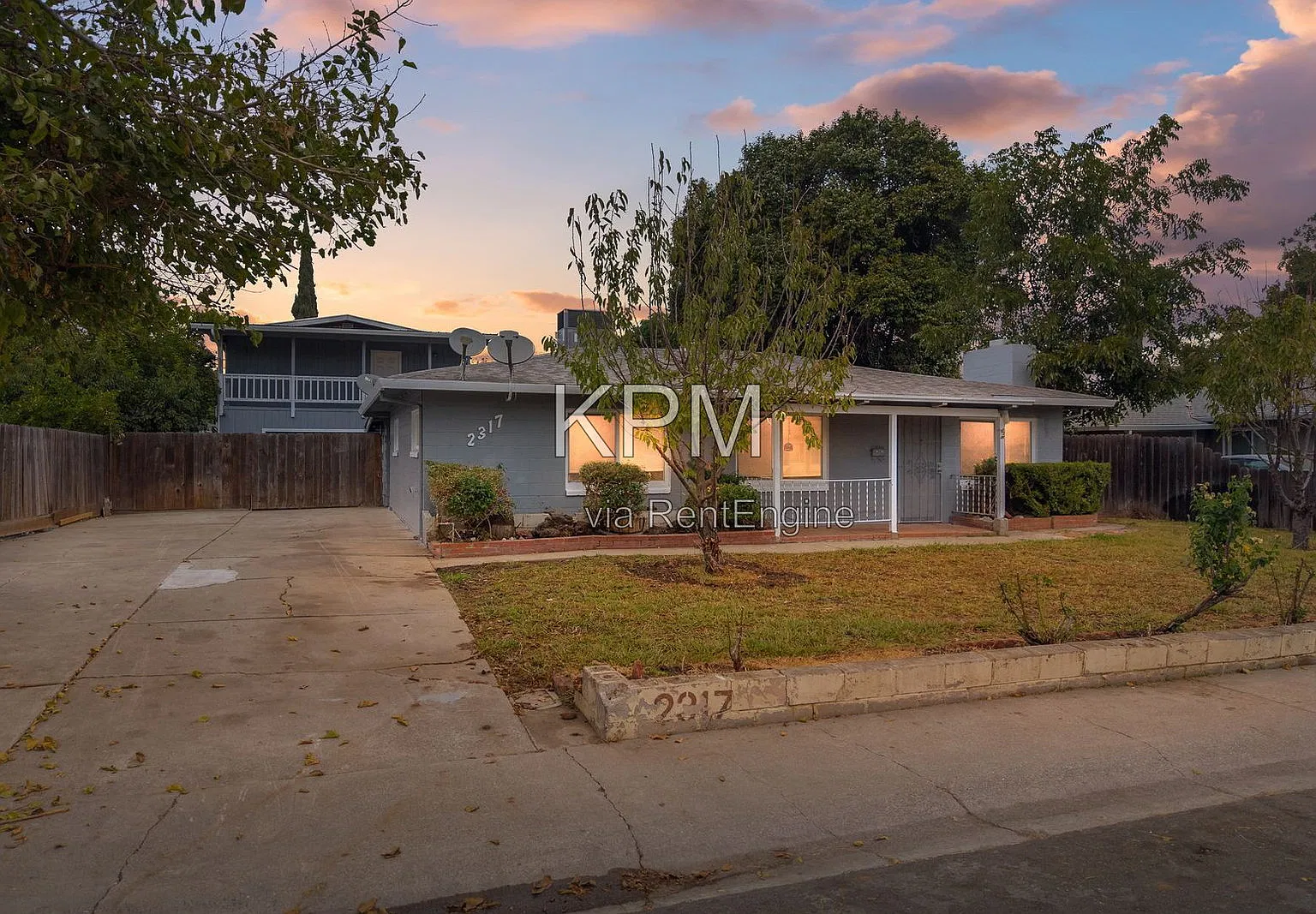 3 bed, 2.0 bath, 1128 sqft, $2,300 — Photo 1