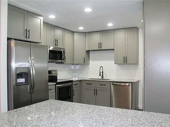 4th image of 147 Upper Hillside Dr
