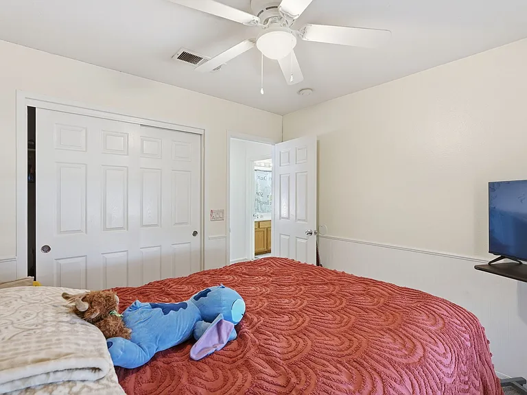 2033 N 107th Dr — Photo 22