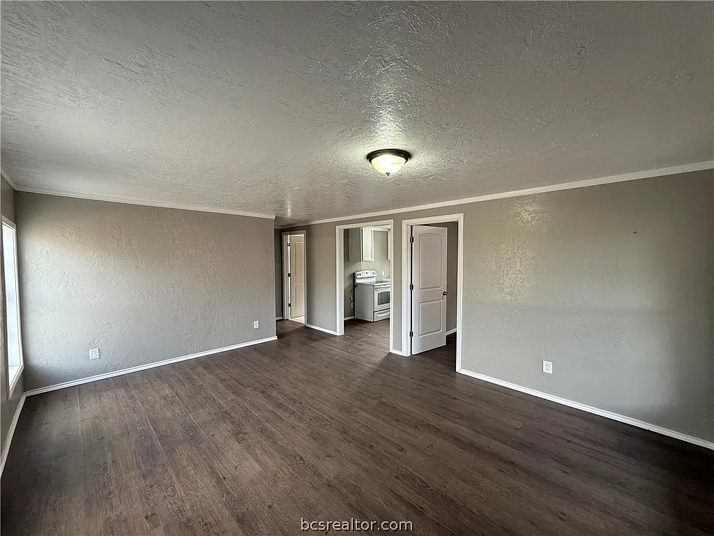 405 W Wm J Bryan Pkwy — Photo 2